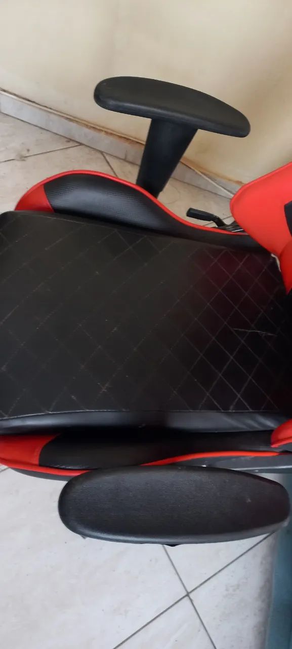 cadeira gamer com regulagem de altura e regulagem 180 graus no encosto - Foto 2