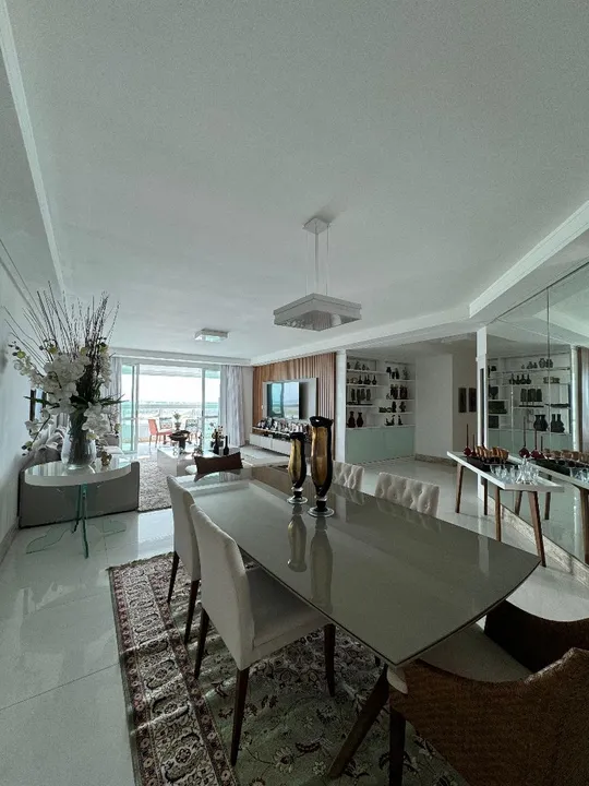 Apartamento de Luxo à Venda na Beira Mar