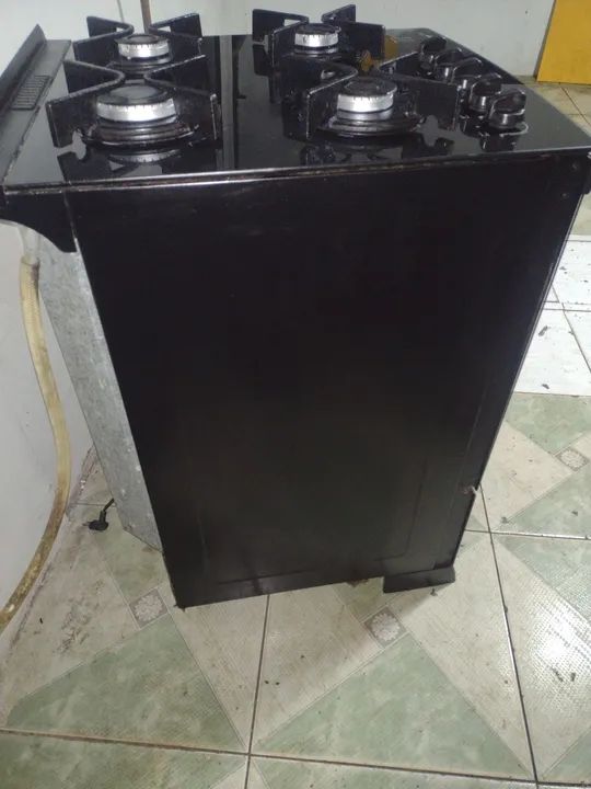 Fogão atlas 4 bocas todo de vidro até a frontal e vidro praticamente novo pra hj - Foto 5