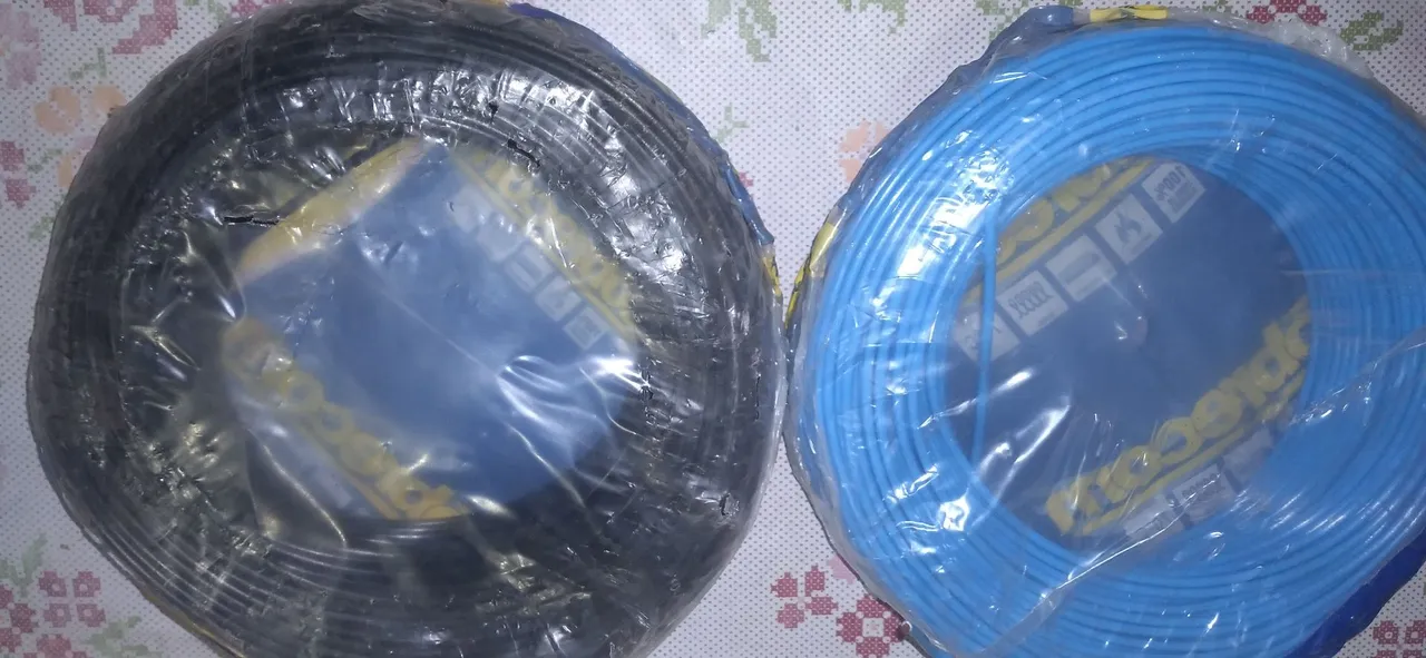 Cabos Elétricos Novos - dois rolos