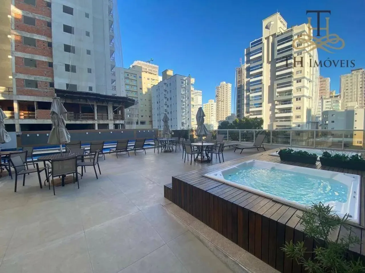 Apartamento com 3 dormitórios para alugar, 130 m² por R$ 5.500,02/mês - Meia Praia - Itape