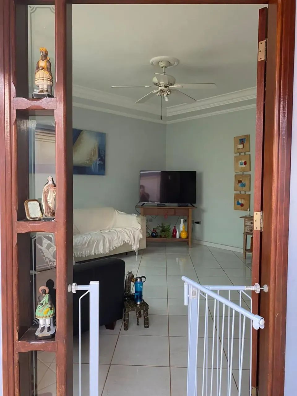 SOBRADO IMPECÁVEL COM SUITE E BANHEIRA - Foto 4