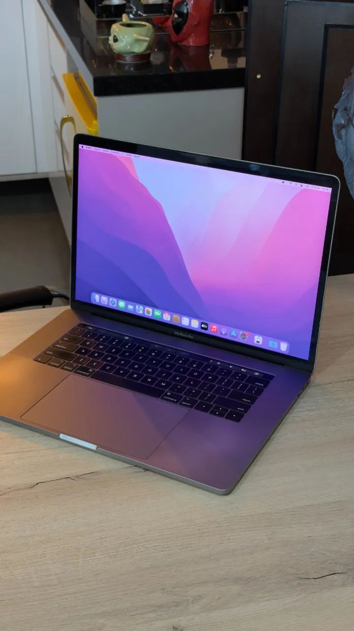 MacBook Pro 2016 | 16GB Ram | Intel Core i7 | 500GB SSD | 15.4 Pol
