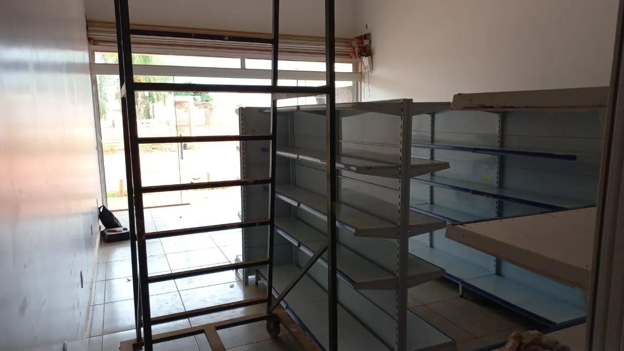 Gôndolas para Loja - Gôndolas de Parede e Centrais - Foto 2