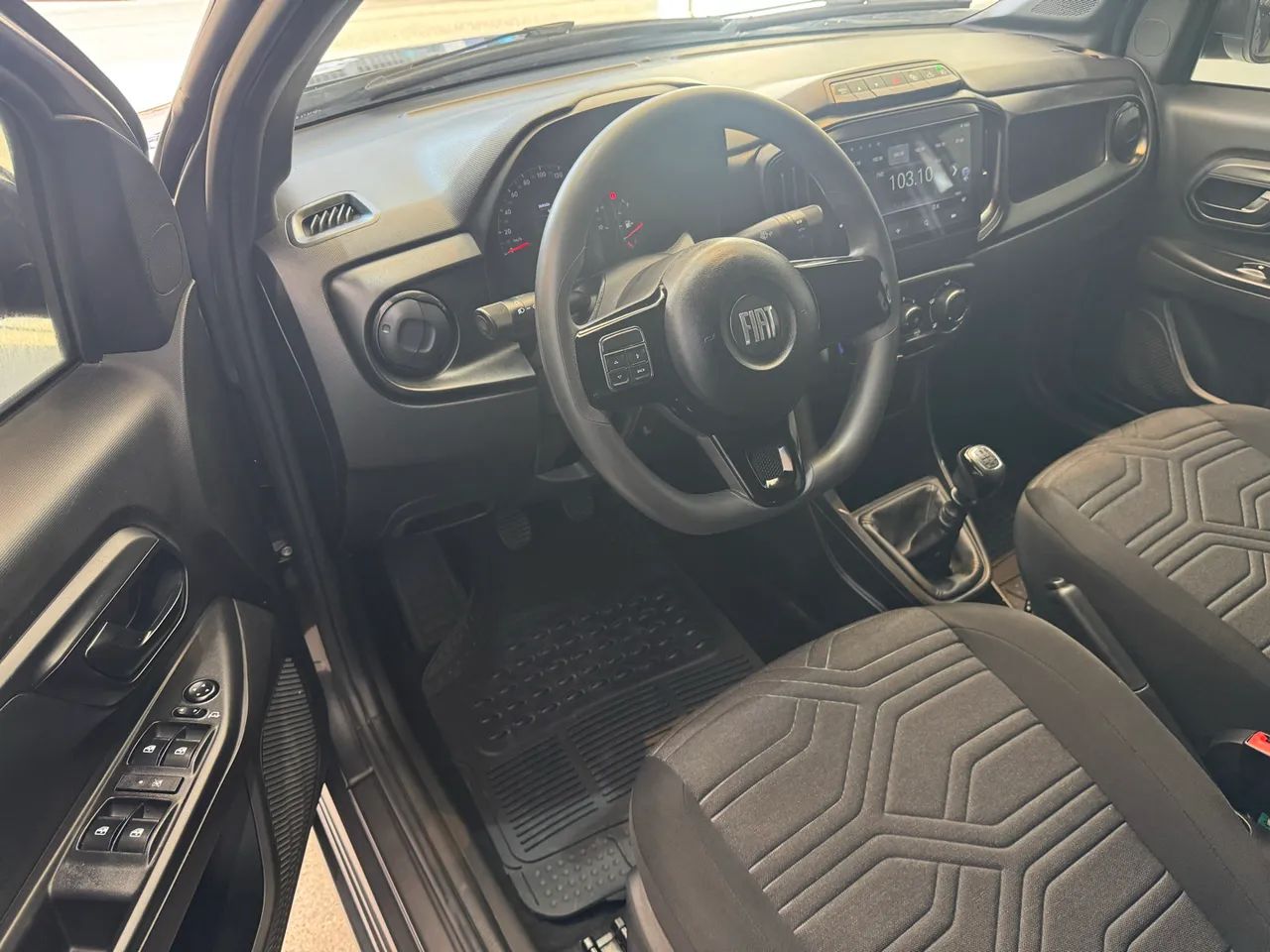 Fiat Strada Freedom 1.3 Flex 8V CD 2023 - Foto 4