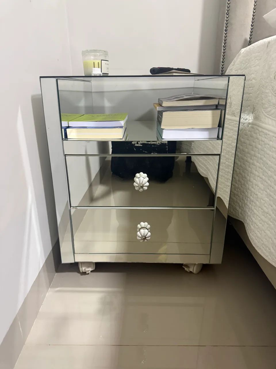 Mesa de cabeceira 