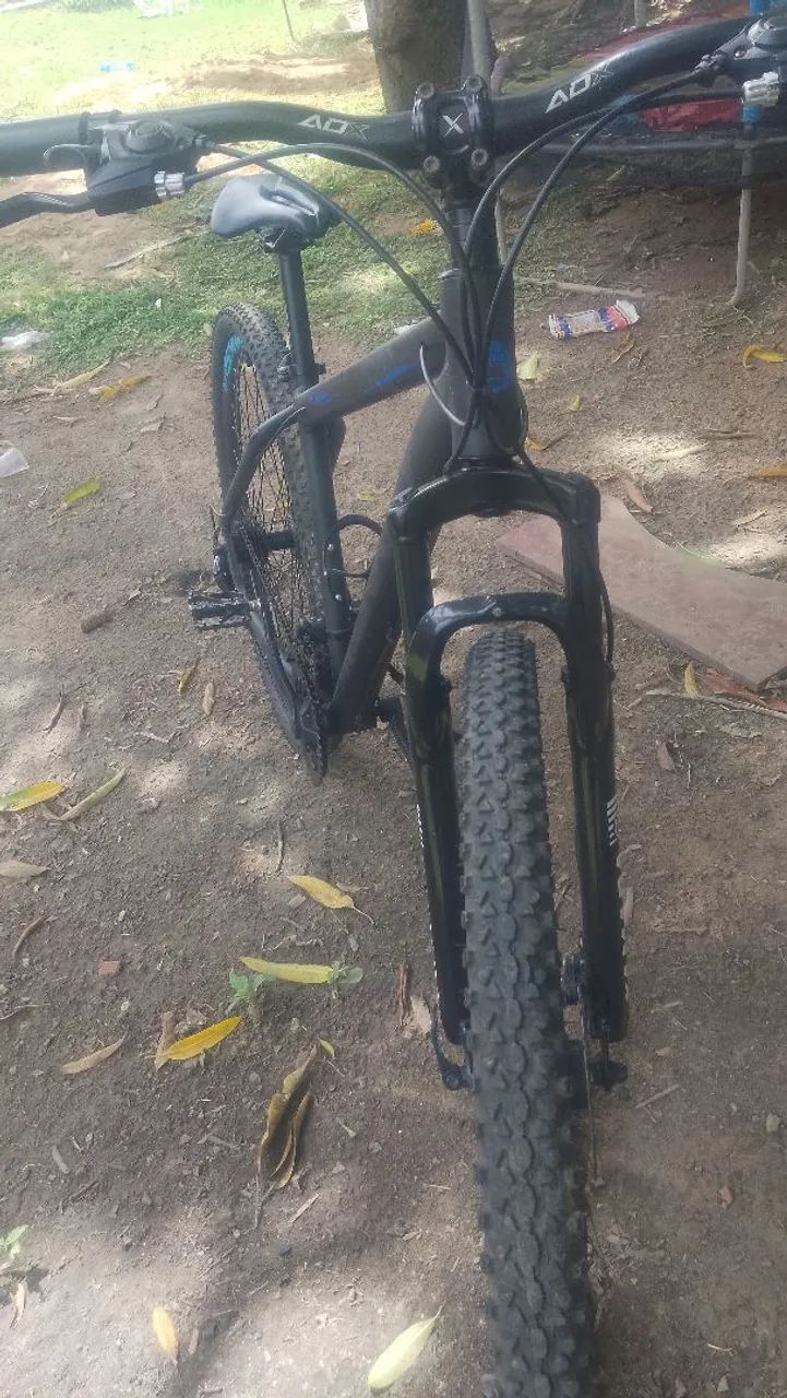 Vendo bicicleta aro 29 praticamente nova 