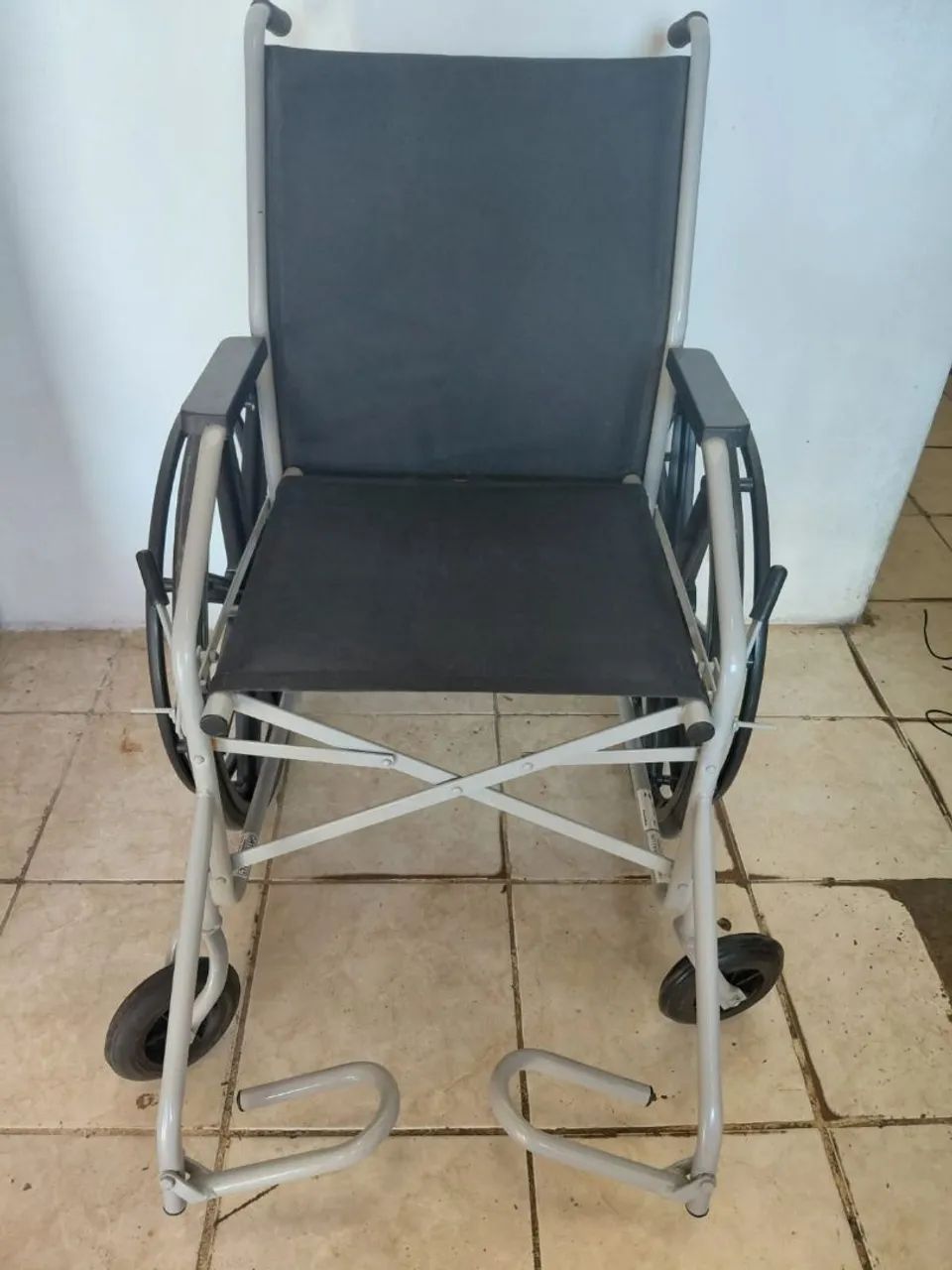 Cadeira de rodas nova - Foto 4