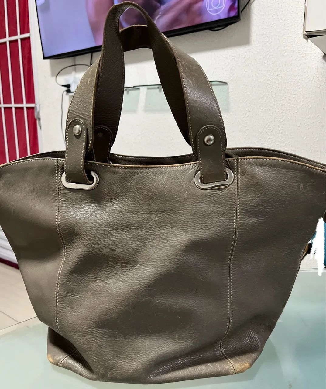 Bolsa GRANDE de ombro, de couro legítimo. Marca ANDARELLA. - Foto 3
