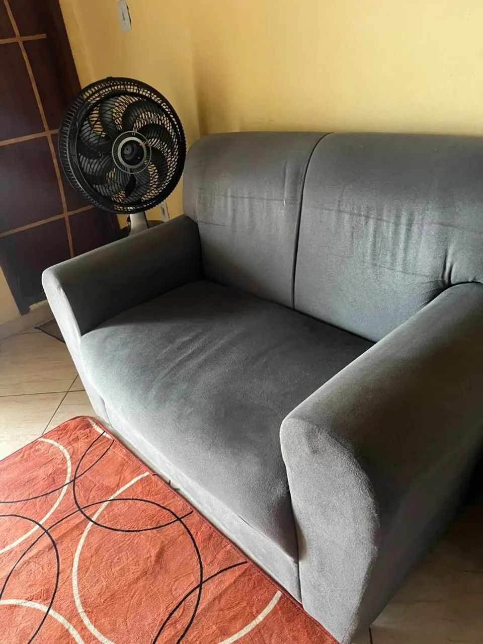 Vendo sofá dois lugares  - Foto 2