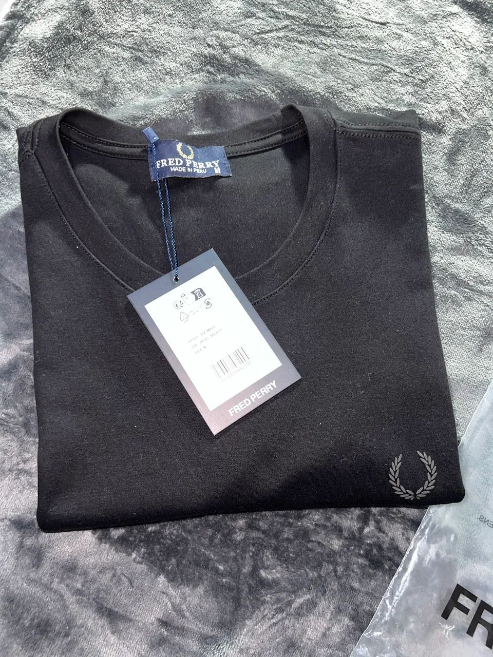 Camiseta Fredy Perry Preta Básica - Foto 2