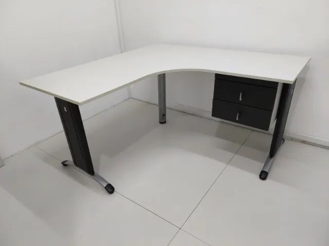 Mesa de escritório em L - Foto 2