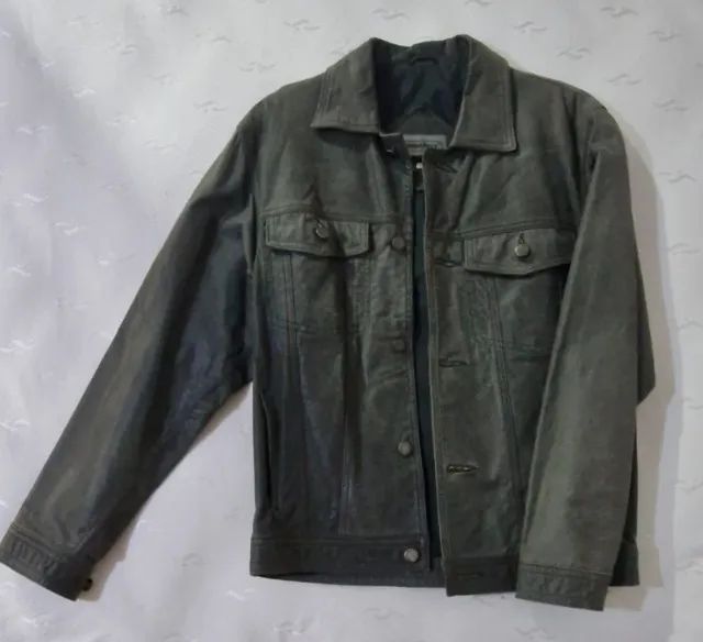 paleto e calça couro core verde caqui tipo jeans