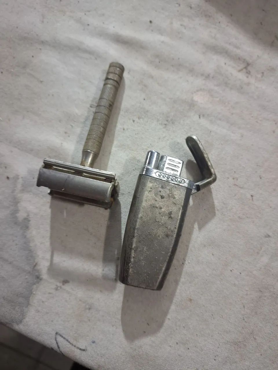 Barbeado e isqueiro  antiguidade  - Foto 2