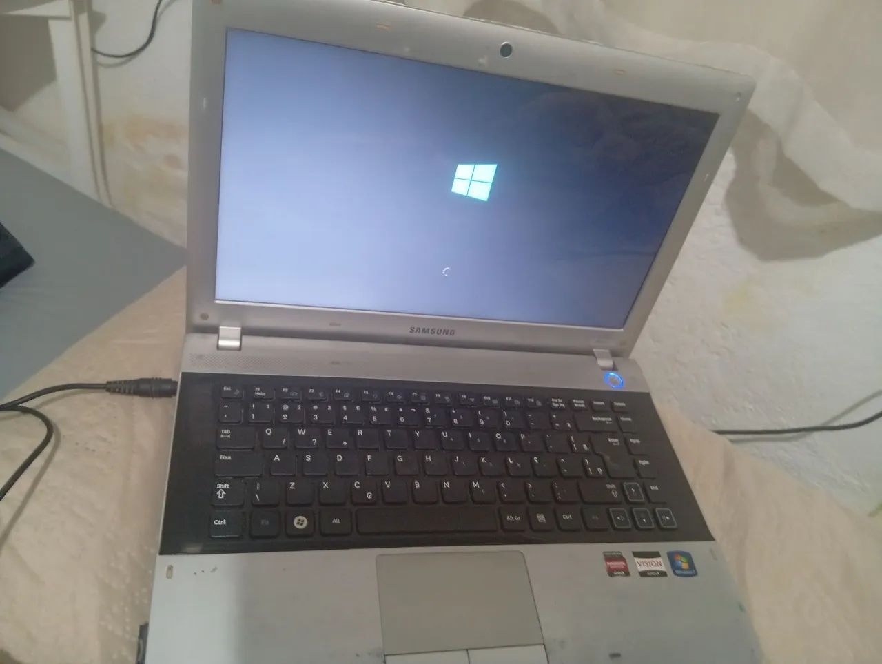 Vendo notebook Samsung  - Foto 2