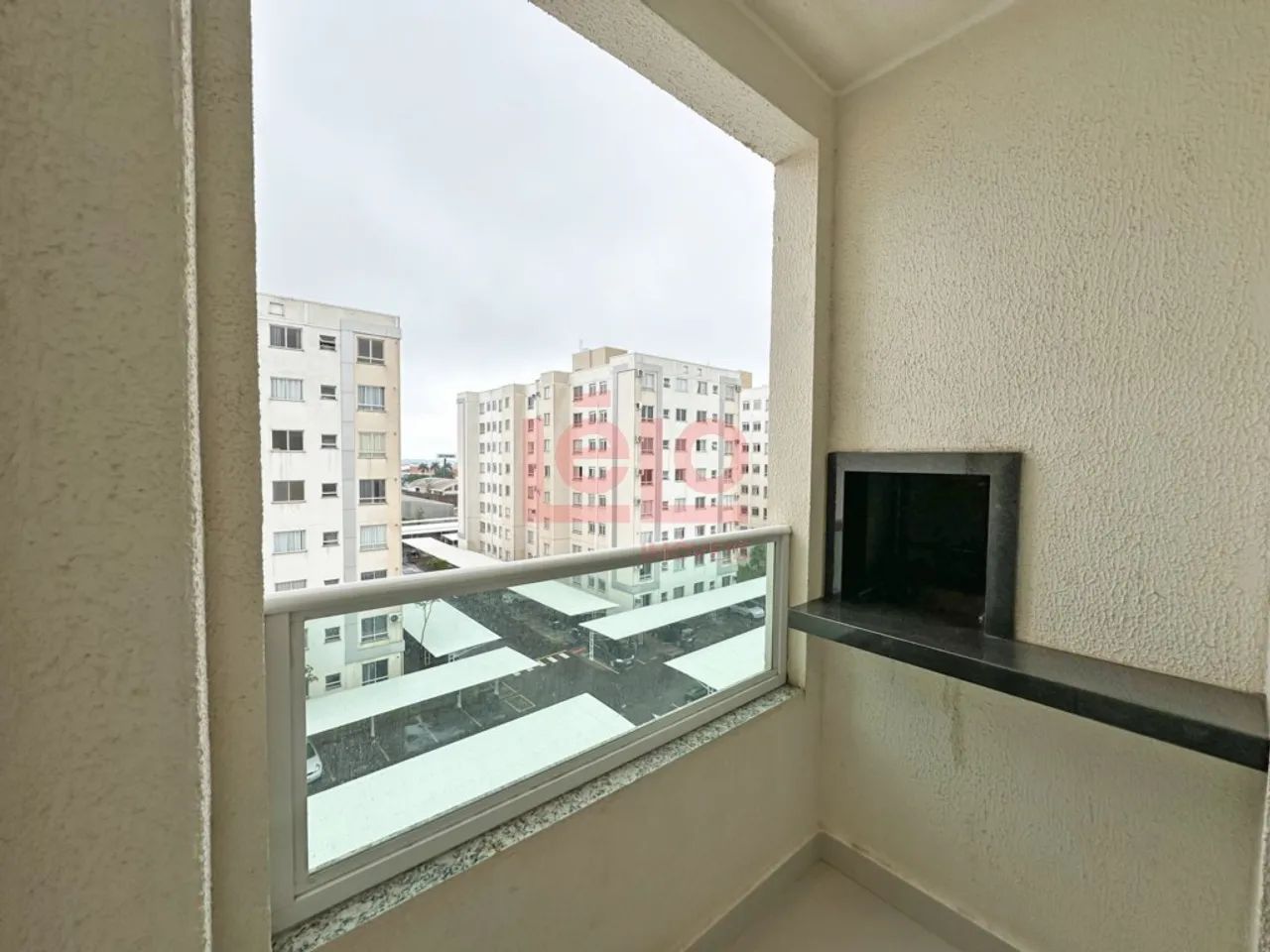 Apartamento para alugar em Maringá com 2 quartos, sacada com churrasqueira e piscina - Foto 5