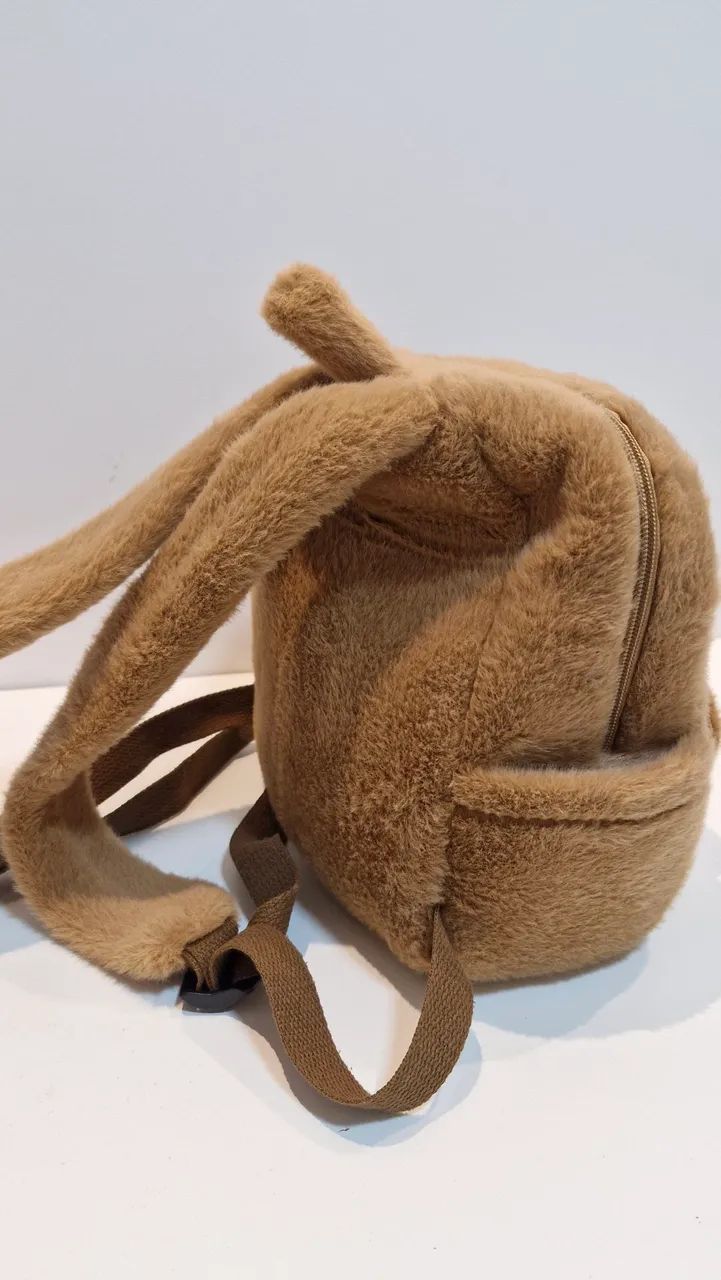 Mochila Pelúcia Capivara - Foto 2