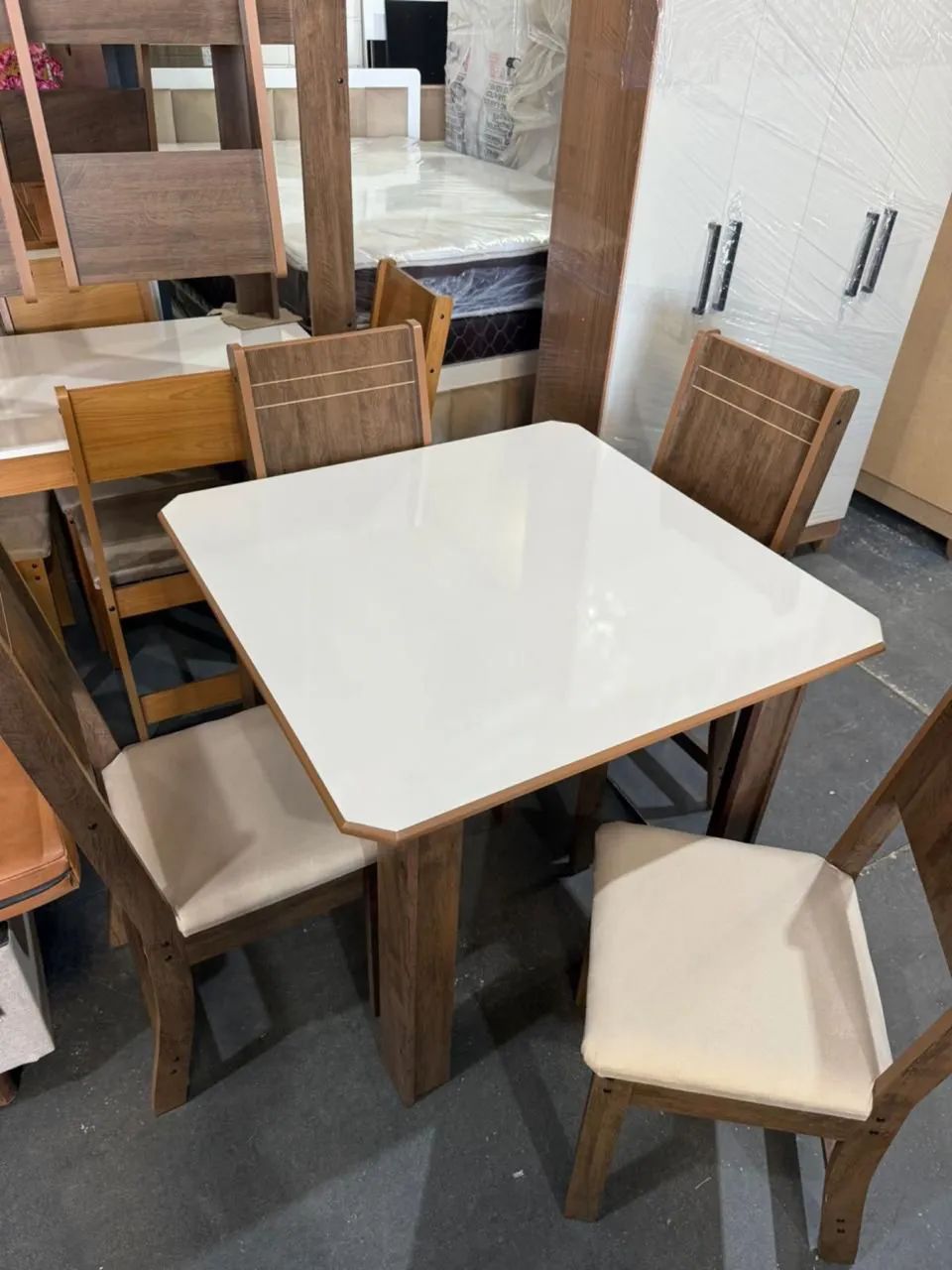 Mesa com 4 cadeiras - entregamos hoje  - Foto 2