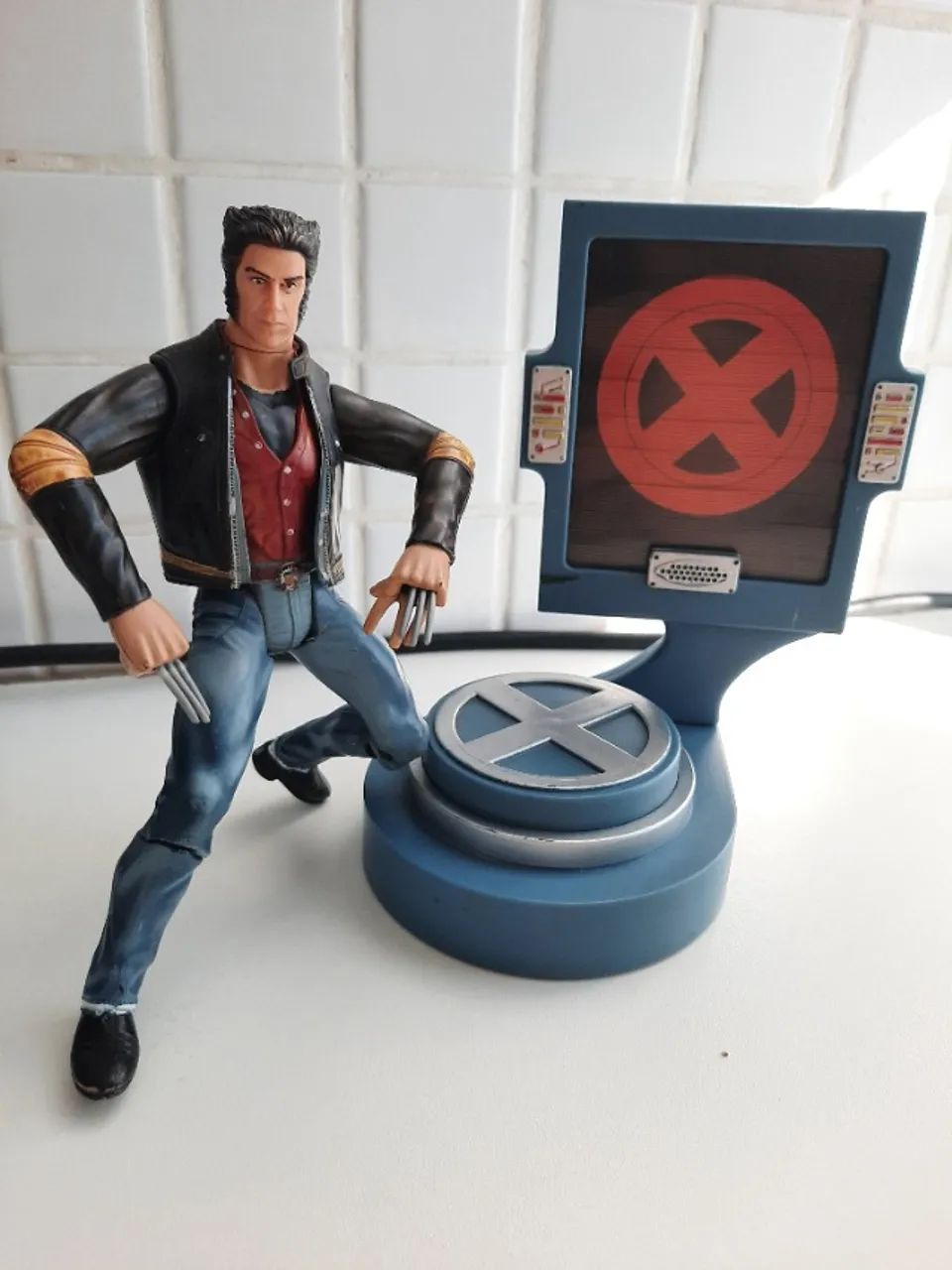 Boneco do Wolverine c/ acessório, do filme X-men de 2000 - Foto 2