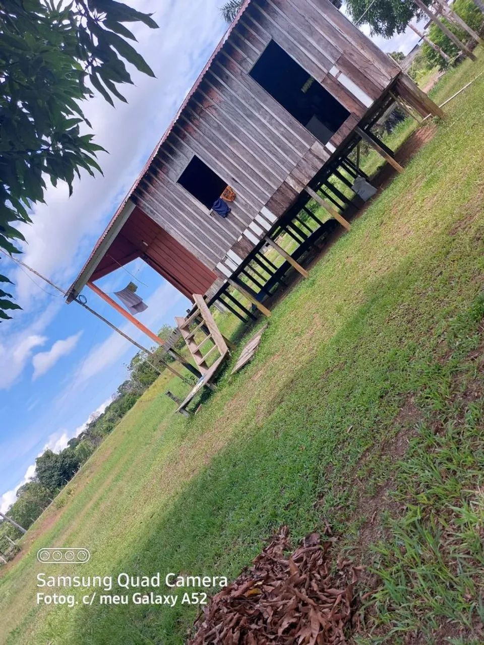VENDE-SE ESTE SÍTIO/ESTRADA DE AUTAZES 