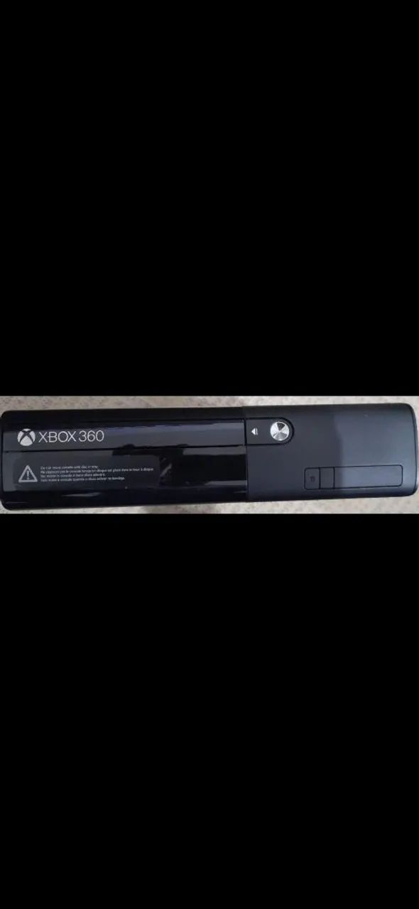 X box 360 com um controle funcionando perfeitamente  usado sem caixa