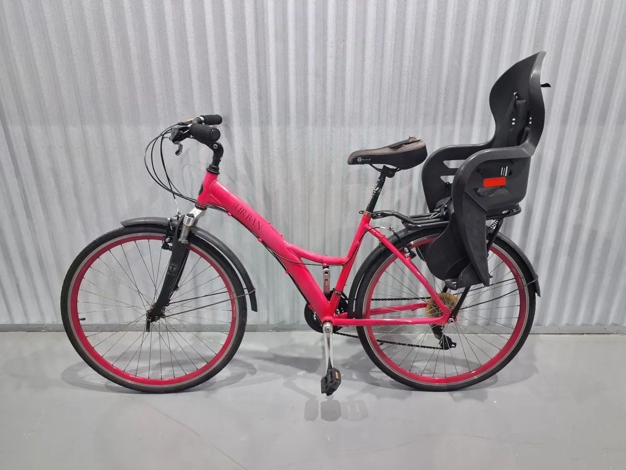 Bicicleta Urban com cadeirinha infantil