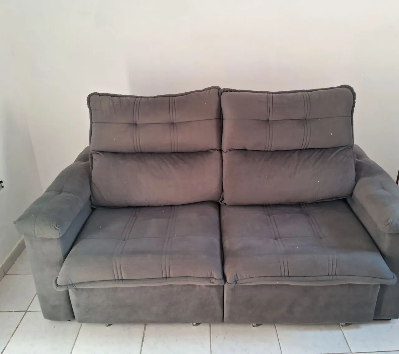 Sofá retrátil cinza semi novo 2,00 x 1,80