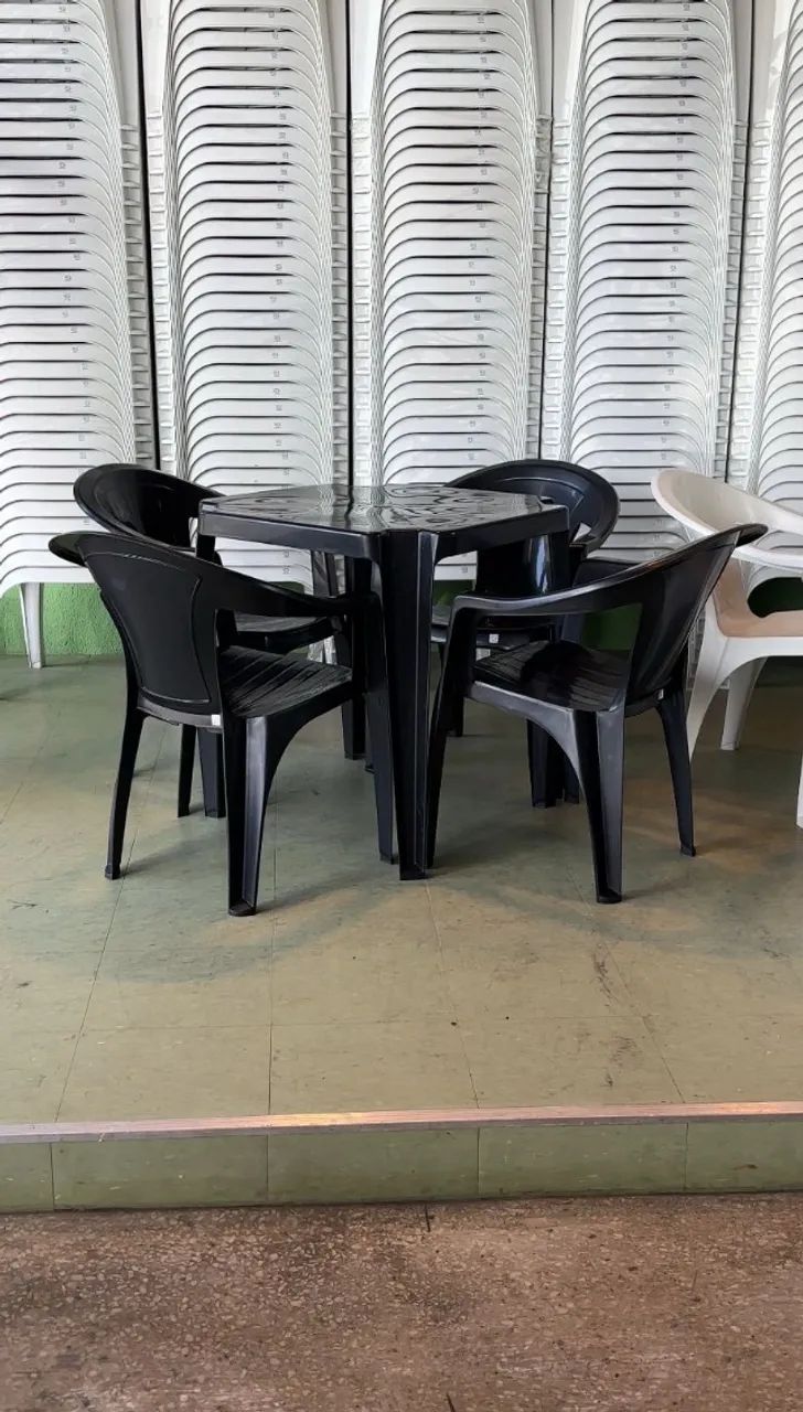 CONJUNTO MESA E POLTRONA PARA BAR