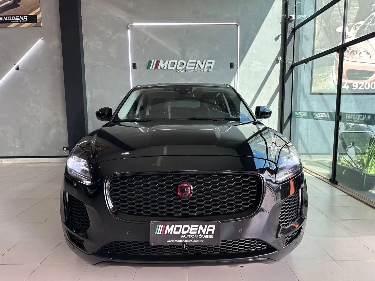 Jaguar E-Pace 2.0 AWD 249cv Aut. 2019 - Foto 2