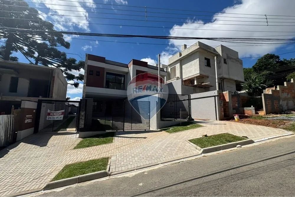 Abranches Sobrado Novo 105m2 03 dorms com suíte e closet