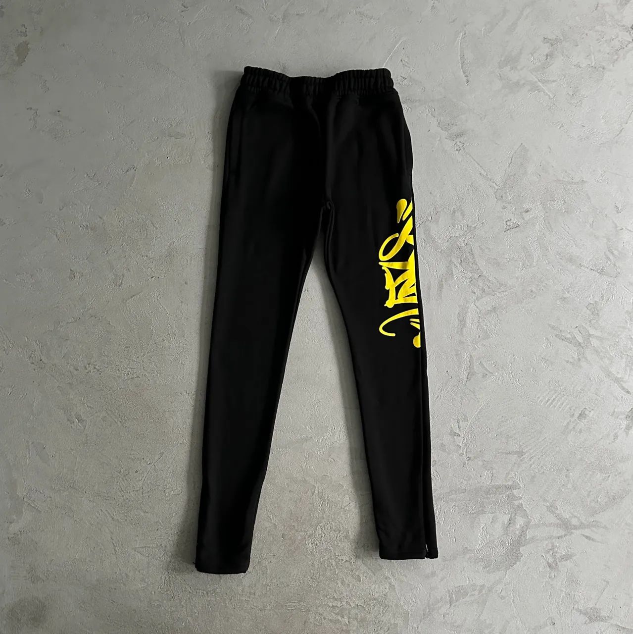 SYNA: Black & Yellow Edition. ?