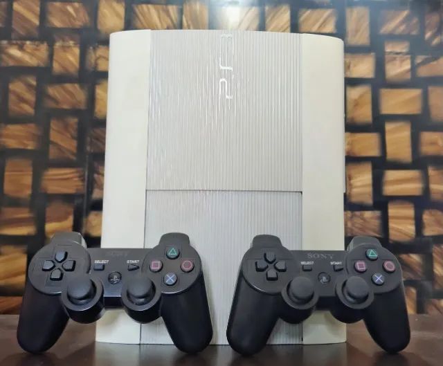 PlayStation 3 super slim BRANCO