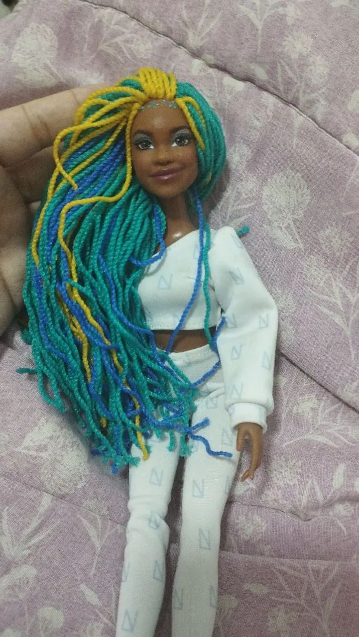 Boneca descendentes, vai com roupa original 