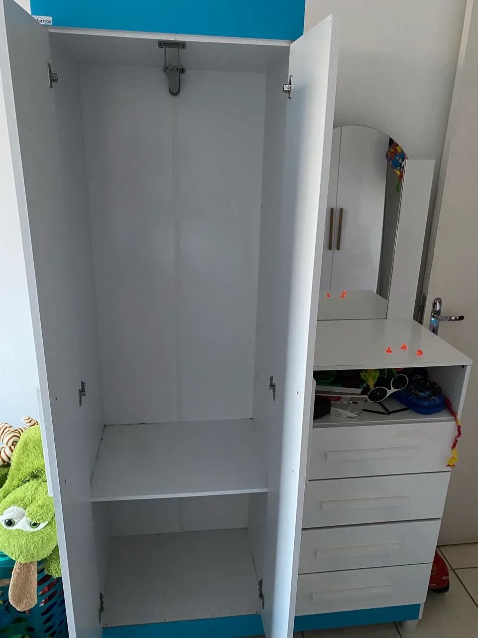 Vendo guarda-roupa infantil 