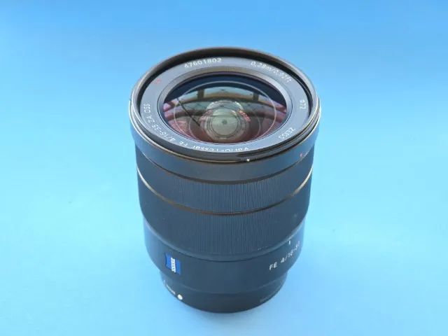 Lente Sony Zeiss 16-35mm f/4 Vario-Tessar T* - Foto 2