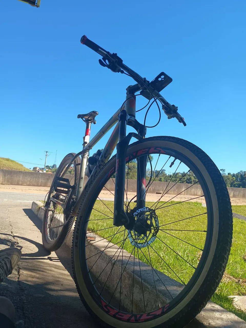 Bicicleta aro 29 - Foto 5