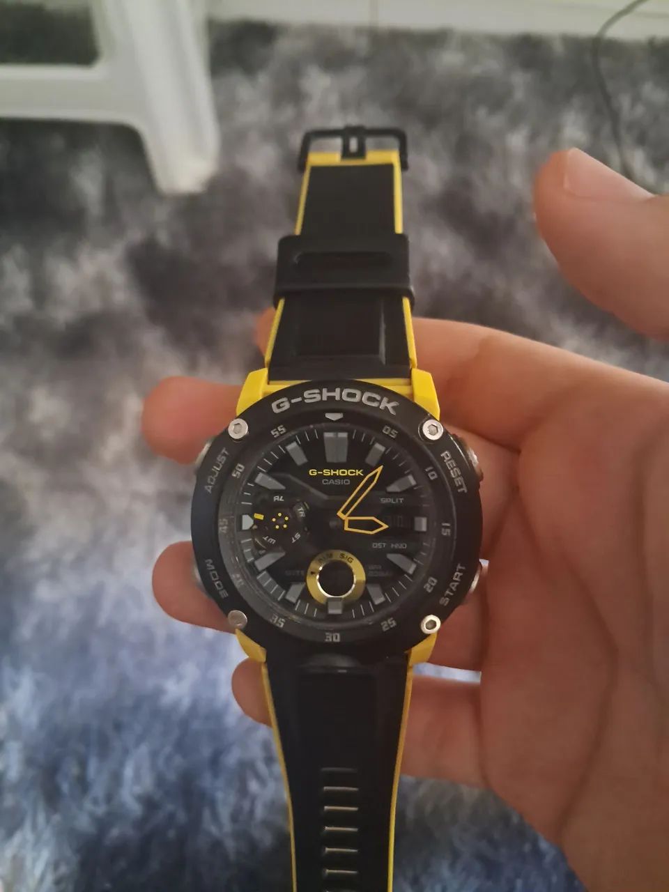 Relógio Casio G-Shock Carbon Core Guard GA-2000 Amarelo e Preto