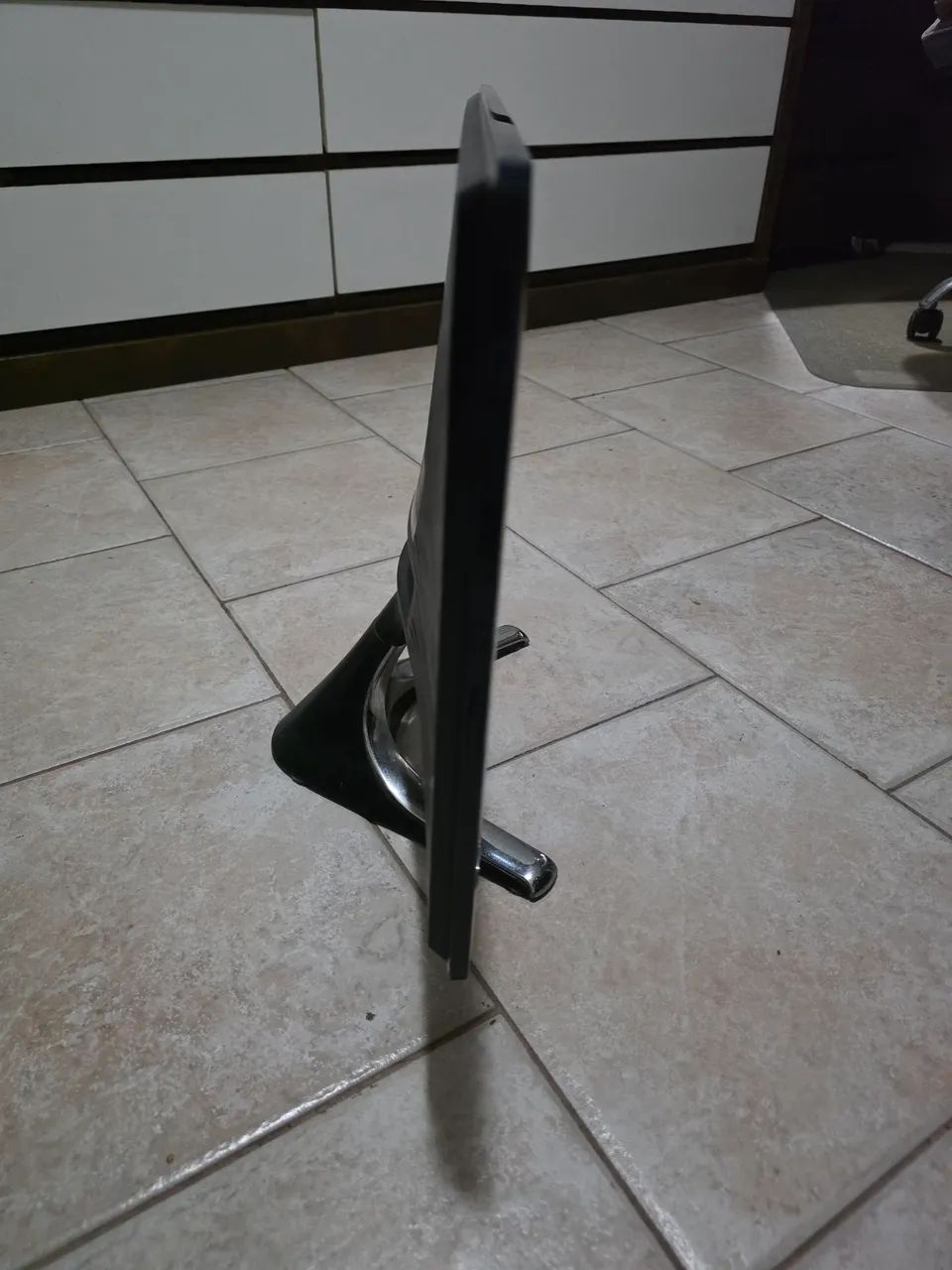 Monitor Samsung modelo SyncMaster BX2250 usado - Foto 4