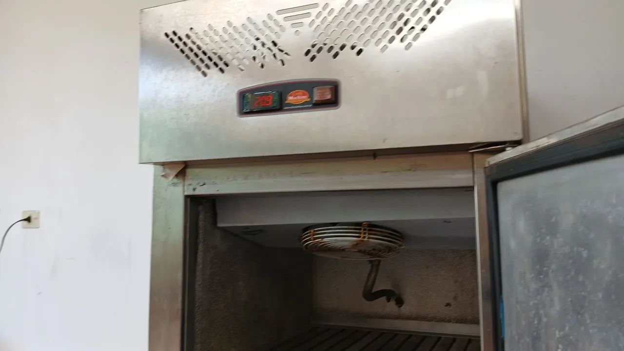Freezer industrial vertical!