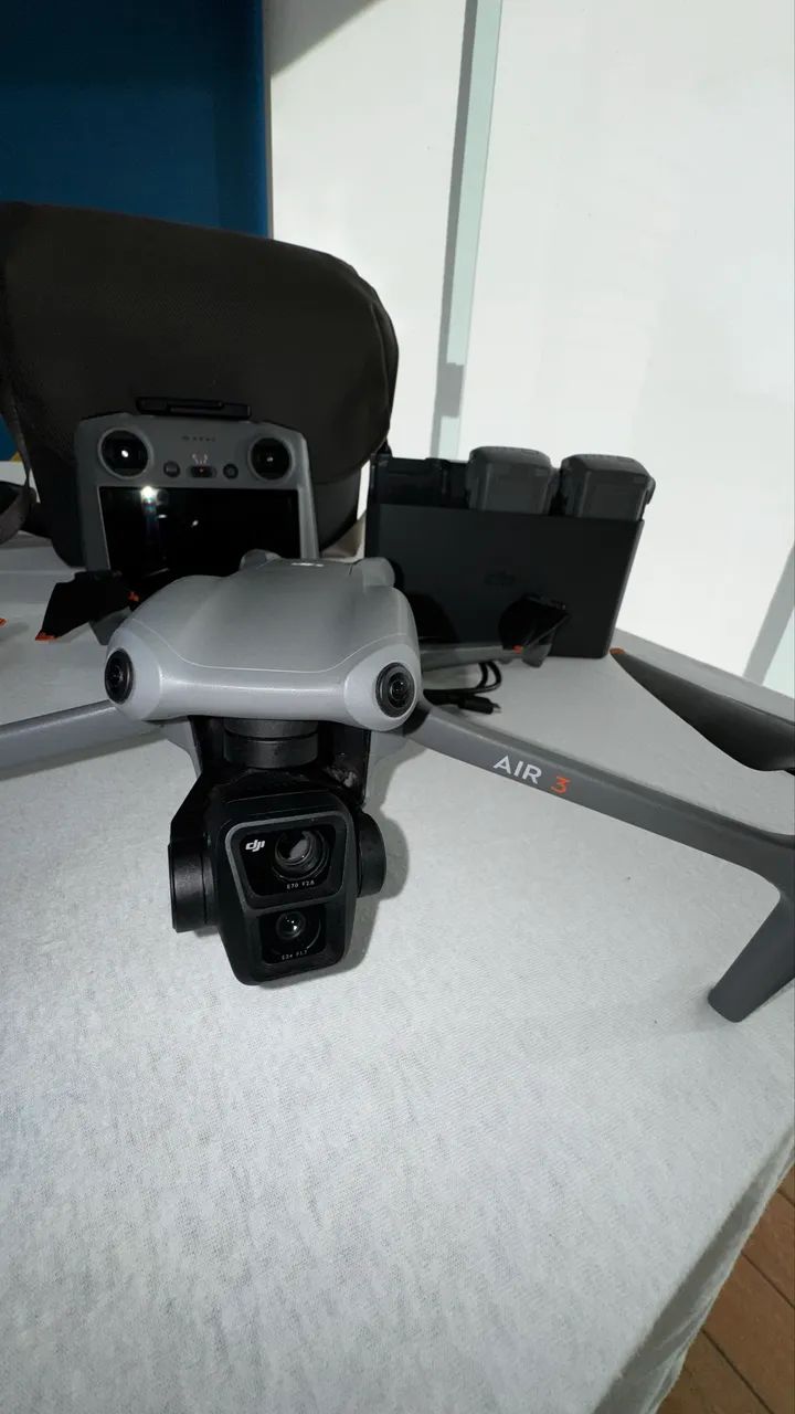 Drone DJI Air 3 combo Fly More