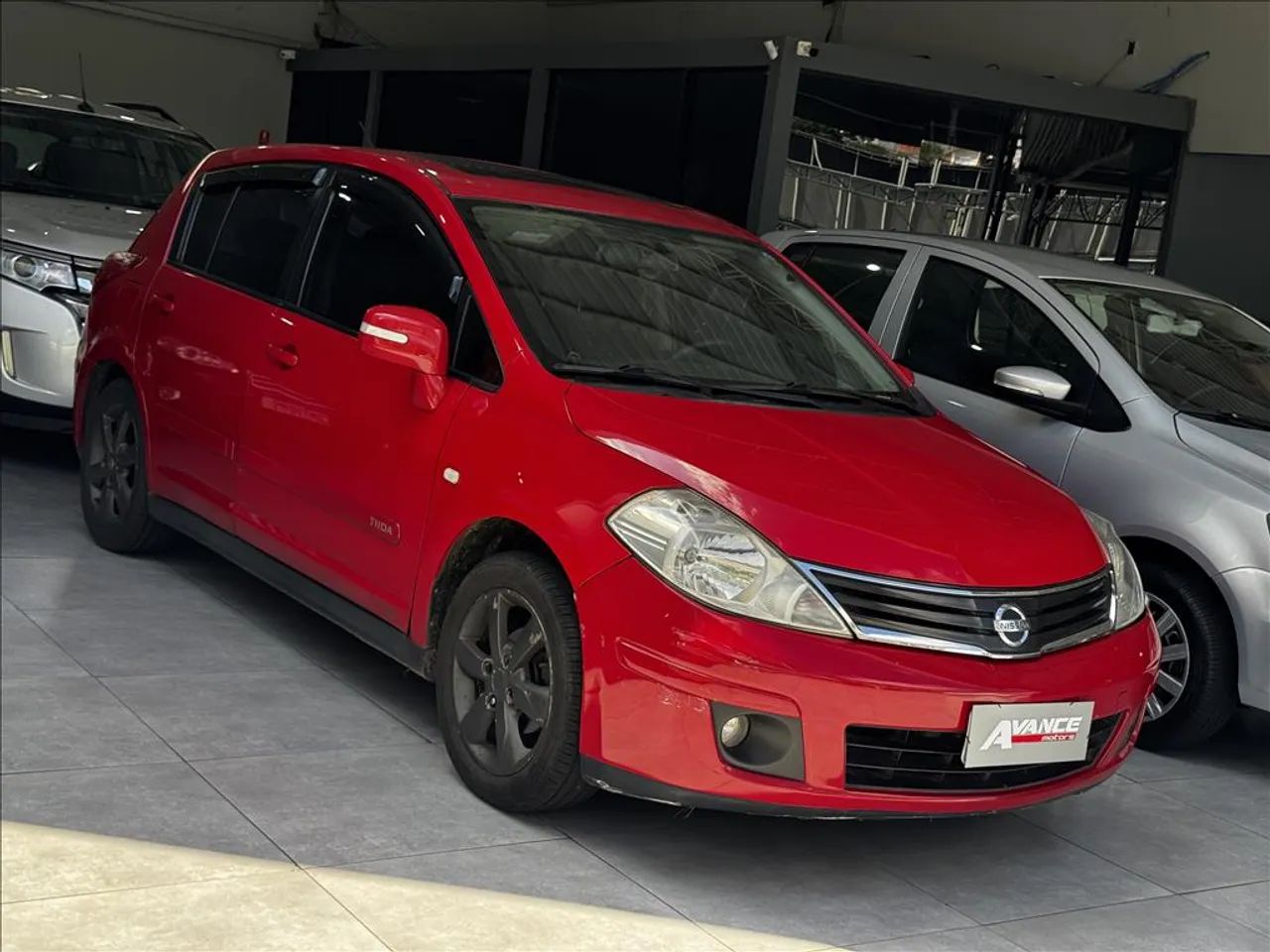 Nissan Tiida SL 1.8 AT 2010