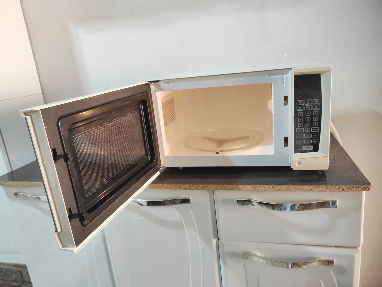 Microondas Espelhado Philco 20 Litros  - Foto 3