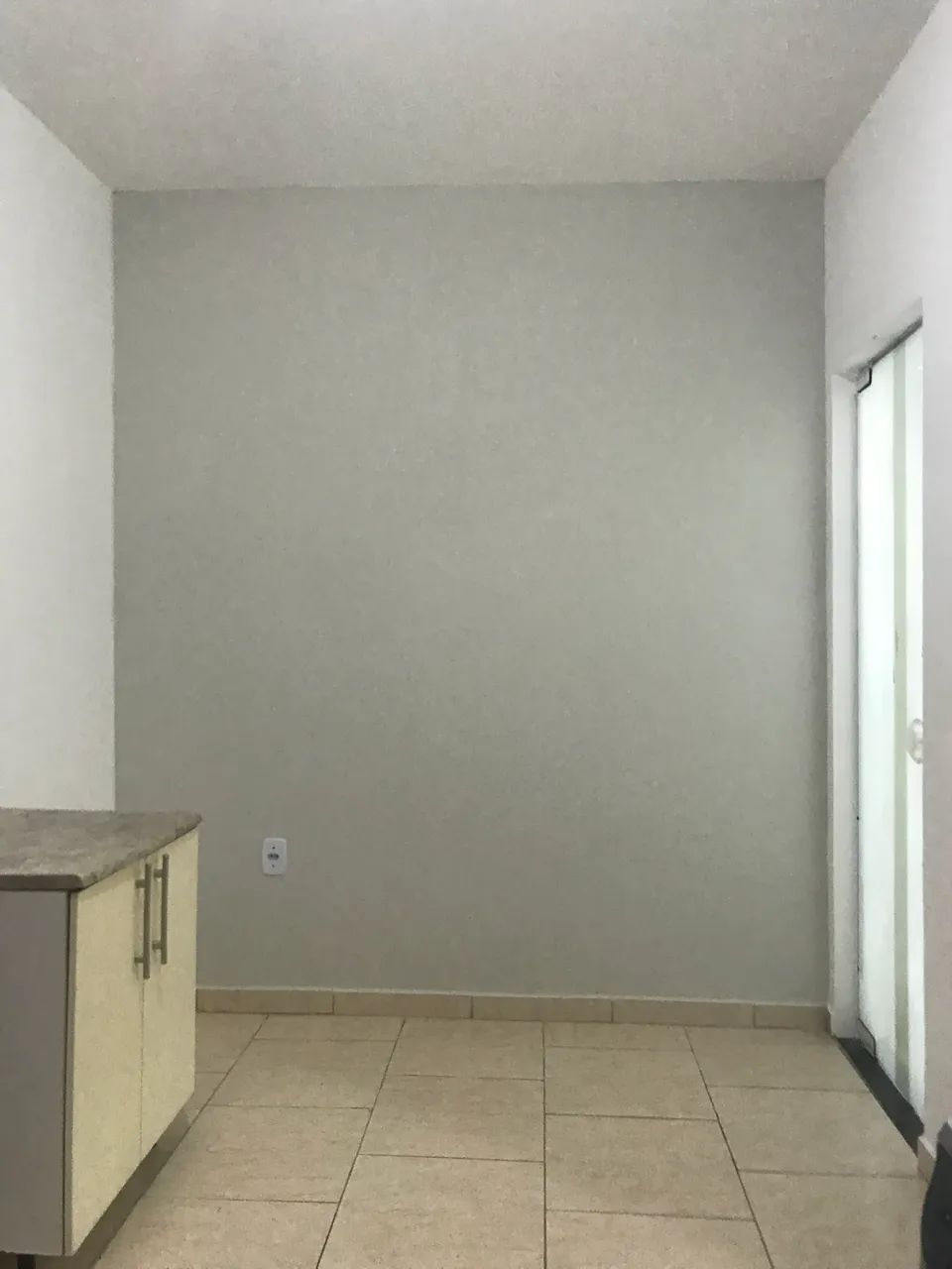 Kitnet toda mobiliada c/ água e luz - Foto 4