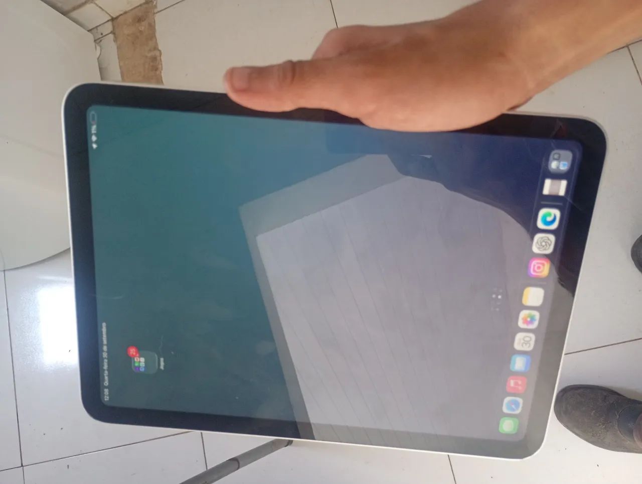 iPad semi novo com garantia e nf, único dono - Foto 2
