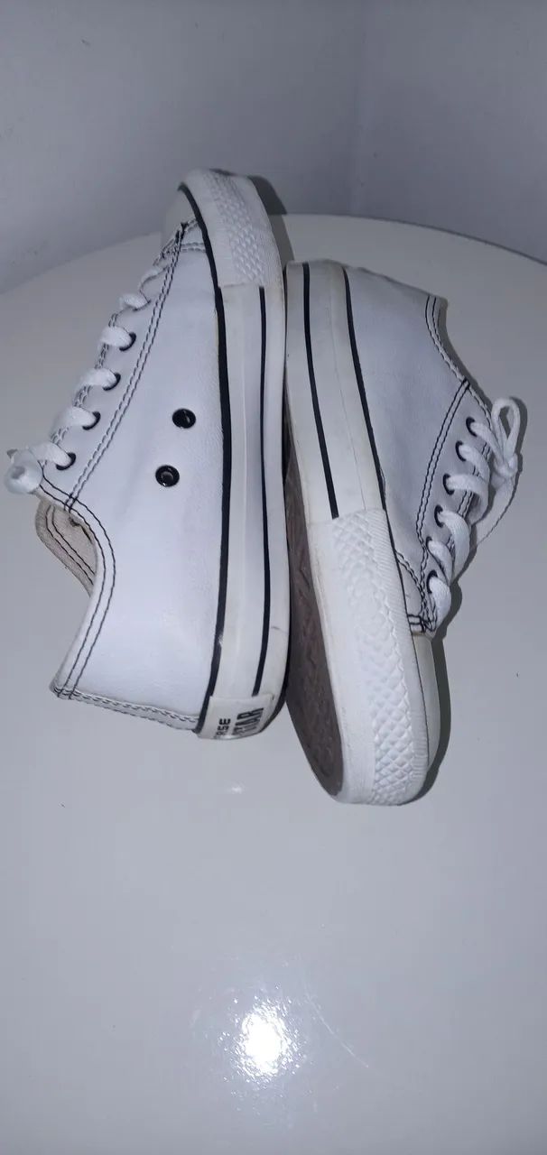 Tênis Converse All Star ( modelo: Chuck Taylor) Em couro legítimo. Tam.32. /  Usado.U - Foto 3