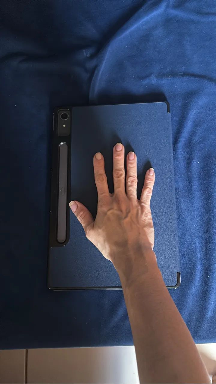 TABLETE NOVÍSSIMO COM PEDACINHO DA TELA QUEBRADO  - Foto 2