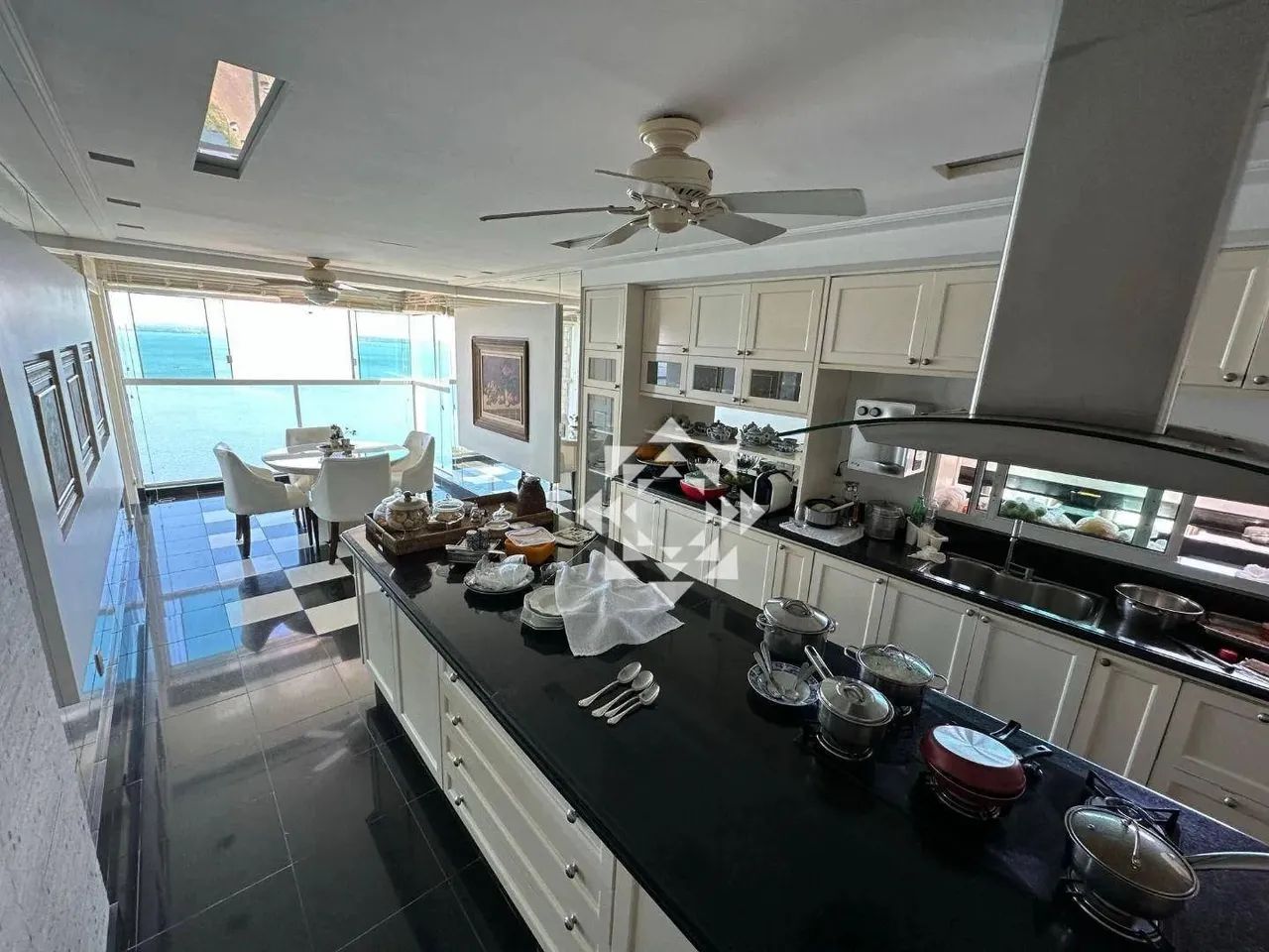 Cobertura duplex de 604 m² com 5 suítes e vista para o lago no Le Premier - Foto 5