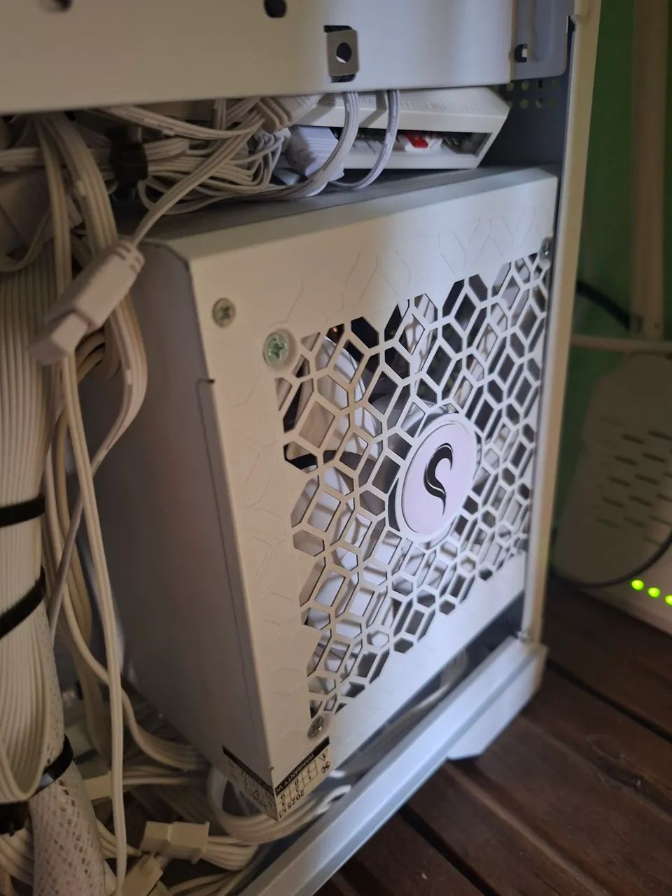 Fonte Risemode Elektra 650W Branca - Foto 3