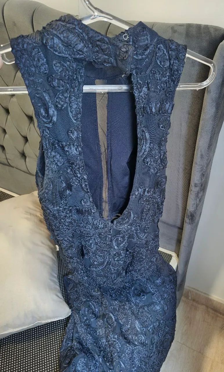 Vestido de Festa Azul Marinho Bordado - Elegante e Sofisticado - Foto 2
