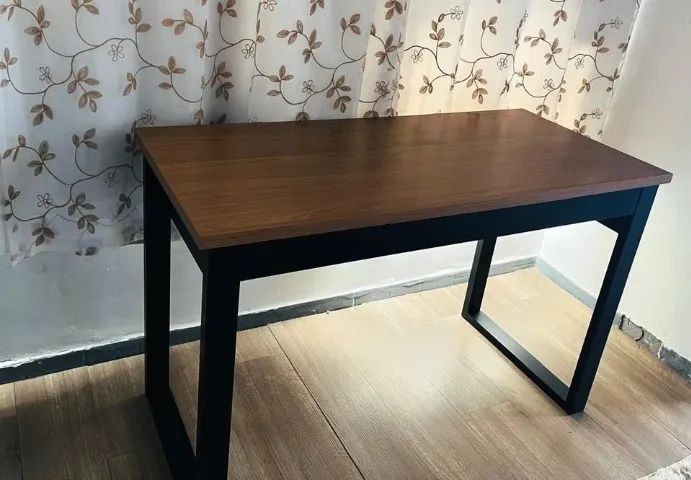 ESCRIVANINHA / MESA PARA COMPUTADOR